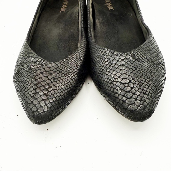Vionic Caballo Pointed Ballet Flat Snake - Picture 3 of 8
